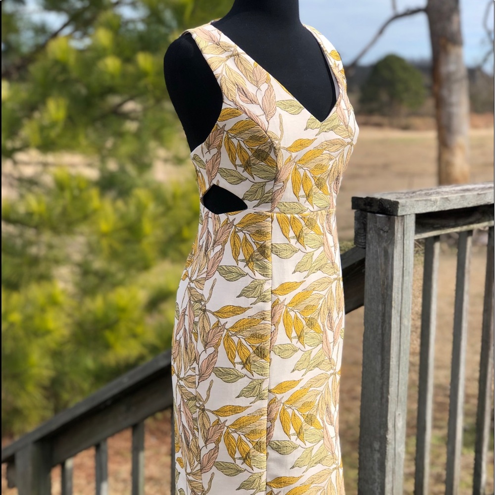 NWT Gianni Bini dress leaf print multi colored
